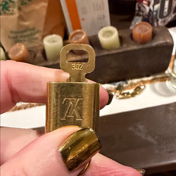 Beautiful Authentic Louis Vuitton Lock and Key Set - Picture 4 of 4